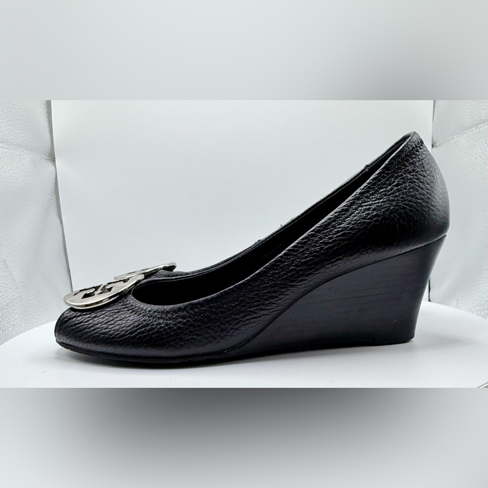Authentic Tory Burch Womens Sally 2 Black Leather Wedge Pump Heels Size‎ 7.5M - Picture 2 of 7
